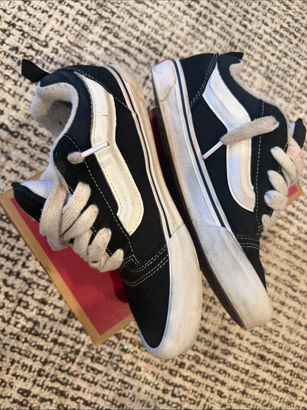 Vans Knu School